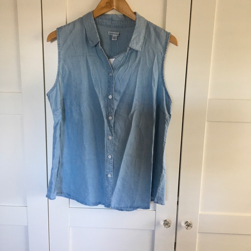 Croft & Barrow Chambray Sleeveless Button Down Top